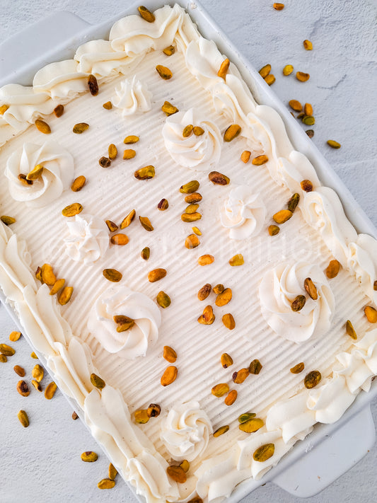 Semi-Exclusive: Pistachio cake on Linen